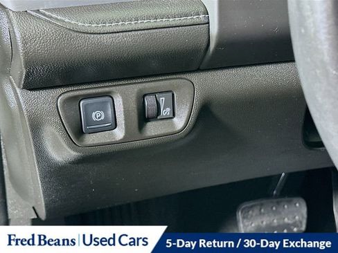 Used 2017 GMC Acadia SLE w/ Driver Alert Package I FWD image 15