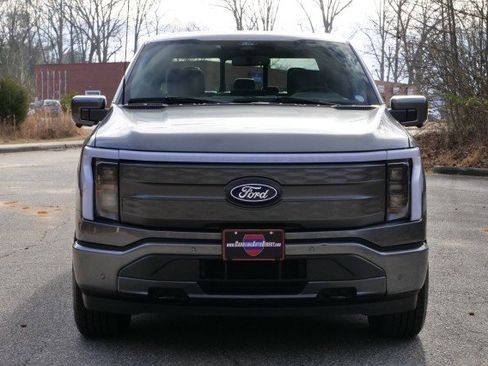 Used 2024 Ford F150 Lightning Lariat image 5