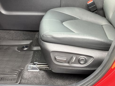 Used 2025 Toyota Grand Highlander FWD image 17