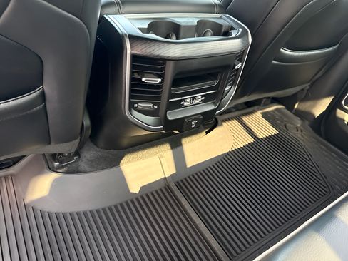 Used 2023 RAM 1500 Laramie AWD/4WD image 8