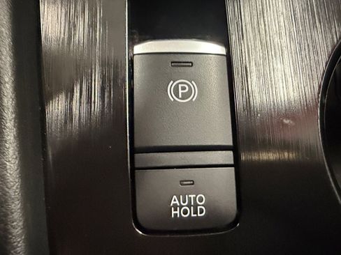 Used 2022 Nissan Rogue SV w/ SV Premium Package FWD image 38