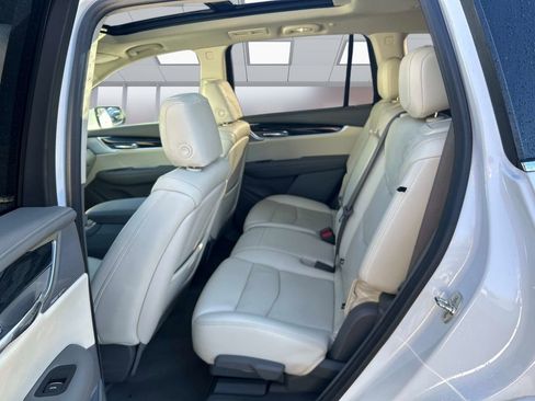 Used 2024 Cadillac XT6 Premium Luxury image 12