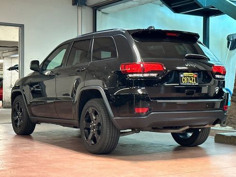 Certified 2021 Jeep Grand Cherokee Freedom Edition image 3