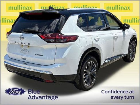 Used 2024 Nissan Rogue Platinum w/ Platinum Premium Package FWD image 4