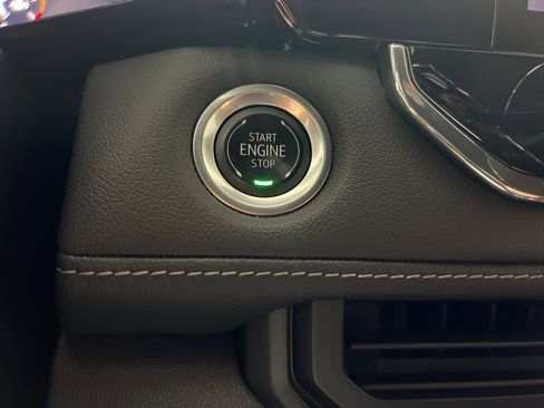 Used 2024 Chevrolet Colorado LT w/ LT Convenience Package image 48