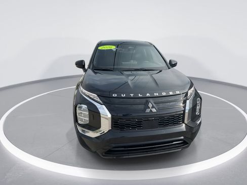 New 2026 Mitsubishi Outlander LE image 3