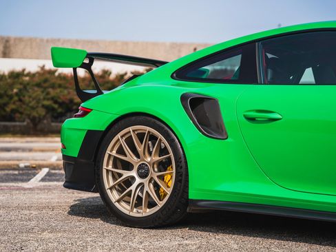 Used 2018 Porsche 911 GT2 RS RWD image 19