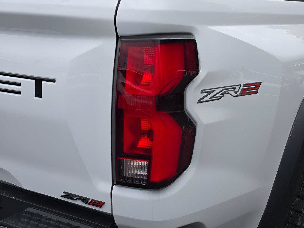 New 2026 Chevrolet Colorado ZR2 AWD/4WD image 14