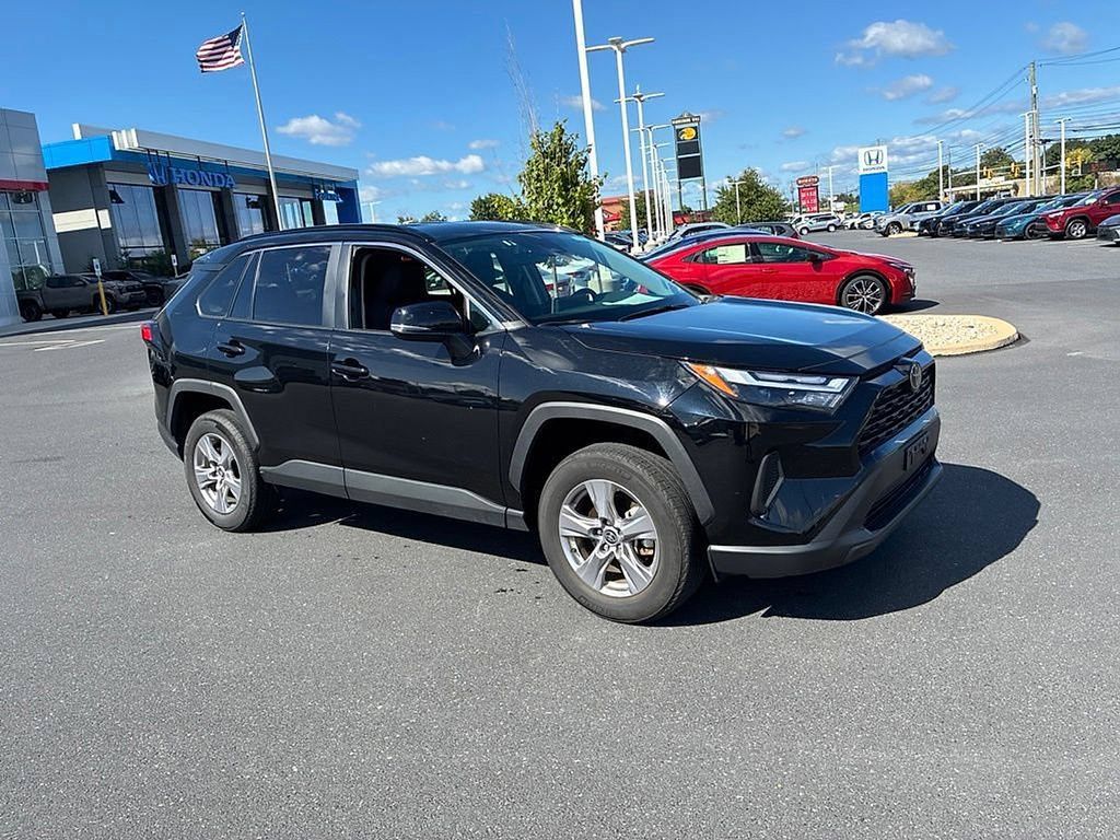 Certified 2025 Toyota RAV4 XLE AWD/4WD image 3