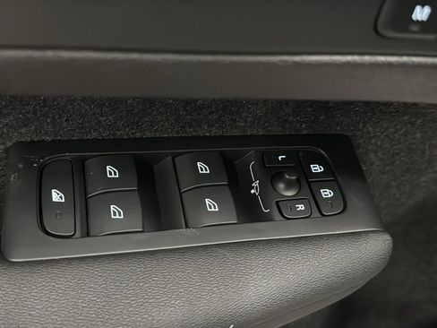 New 2026 Volvo XC40 B5 Plus w/ Climate Package image 21