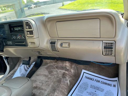 Used 1997 GMC Suburban 4WD w/ Marketing Opt Pkg 3 image 30
