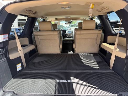 Used 2018 Toyota Sequoia Limited w/ Safety & Convenience Package AWD/4WD image 15