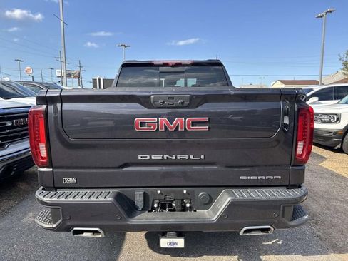 Used 2023 GMC Sierra 1500 Denali w/ Technology Package image 8