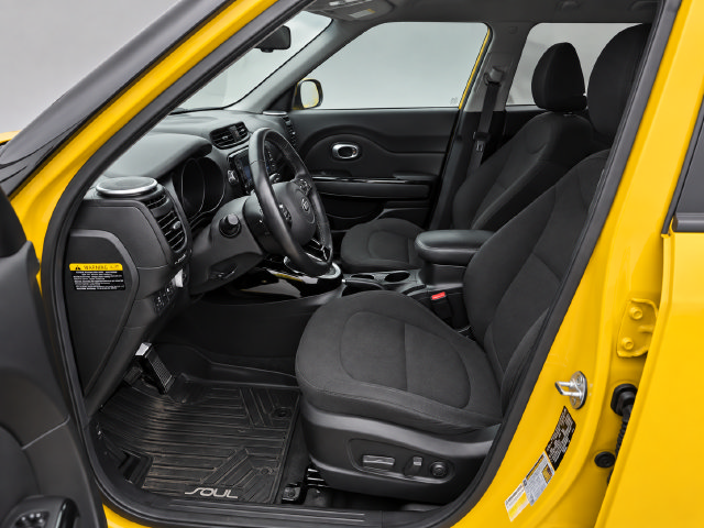 Used 2015 Kia Soul ! w/ Sun & Sound Package FWD image 3