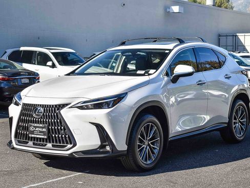 Used 2025 Lexus NX 250 250 image 3