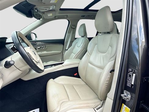 Used 2021 Volvo XC90 T6 Inscription w/ Protection Package Premier image 10