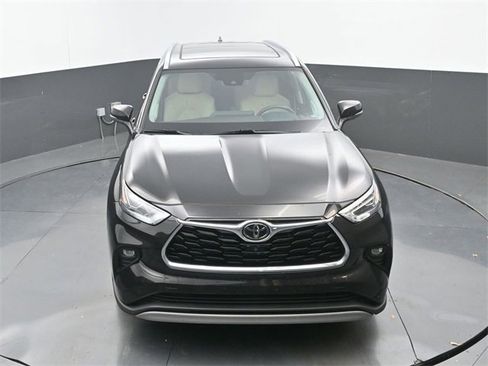 Used 2021 Toyota Highlander Platinum image 14