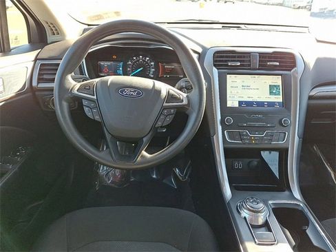 Certified 2019 Ford Fusion SE image 9