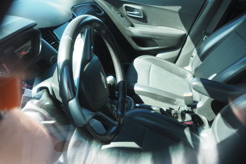 Used 2019 Chevrolet Trax LT w/ LT Convenience Package FWD image 5