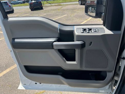 Used 2018 Ford F250 XLT w/ Snow Plow Prep Package AWD/4WD image 25