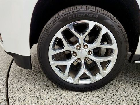 Used 2019 GMC Yukon SLT w/ Open Road Package AWD/4WD image 9