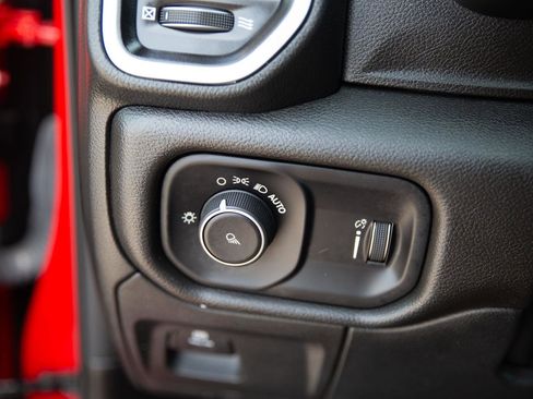 Used 2023 RAM 1500 Big Horn AWD/4WD image 18