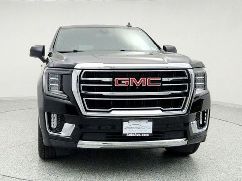 Used 2021 GMC Yukon SLT w/ SLT Premium Package image 2