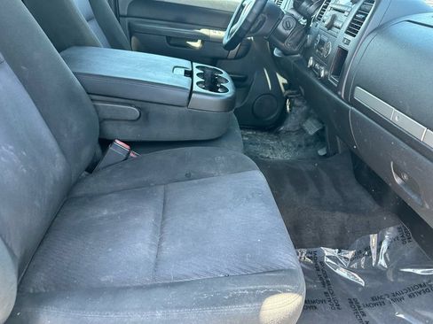 Used 2013 Chevrolet Silverado 2500 LT w/ Interior Plus Package AWD/4WD image 16