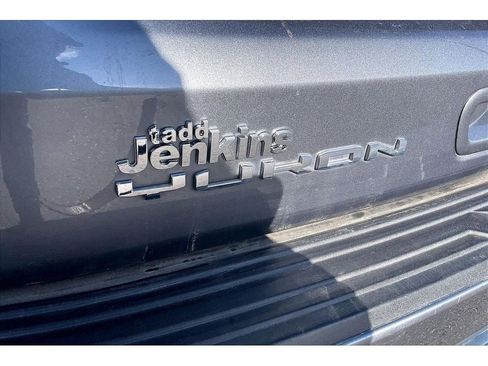 Used 2022 GMC Yukon XL AT4 w/ AT4 Premium Plus Package image 34