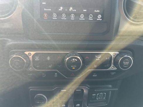 Used 2021 Jeep Wrangler Sport AWD/4WD image 18