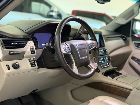 Used 2020 GMC Yukon XL Denali w/ Denali Ultimate Package RWD image 27