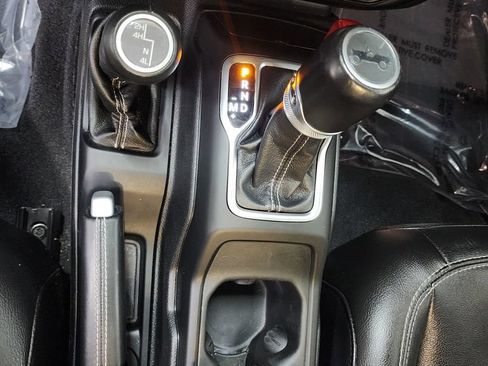 Used 2020 Jeep Wrangler Unlimited Sahara w/ Uconnect 4C Nav & Sound Group AWD/4WD image 22