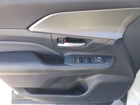 Certified 2024 Toyota Grand Highlander XLE image 20
