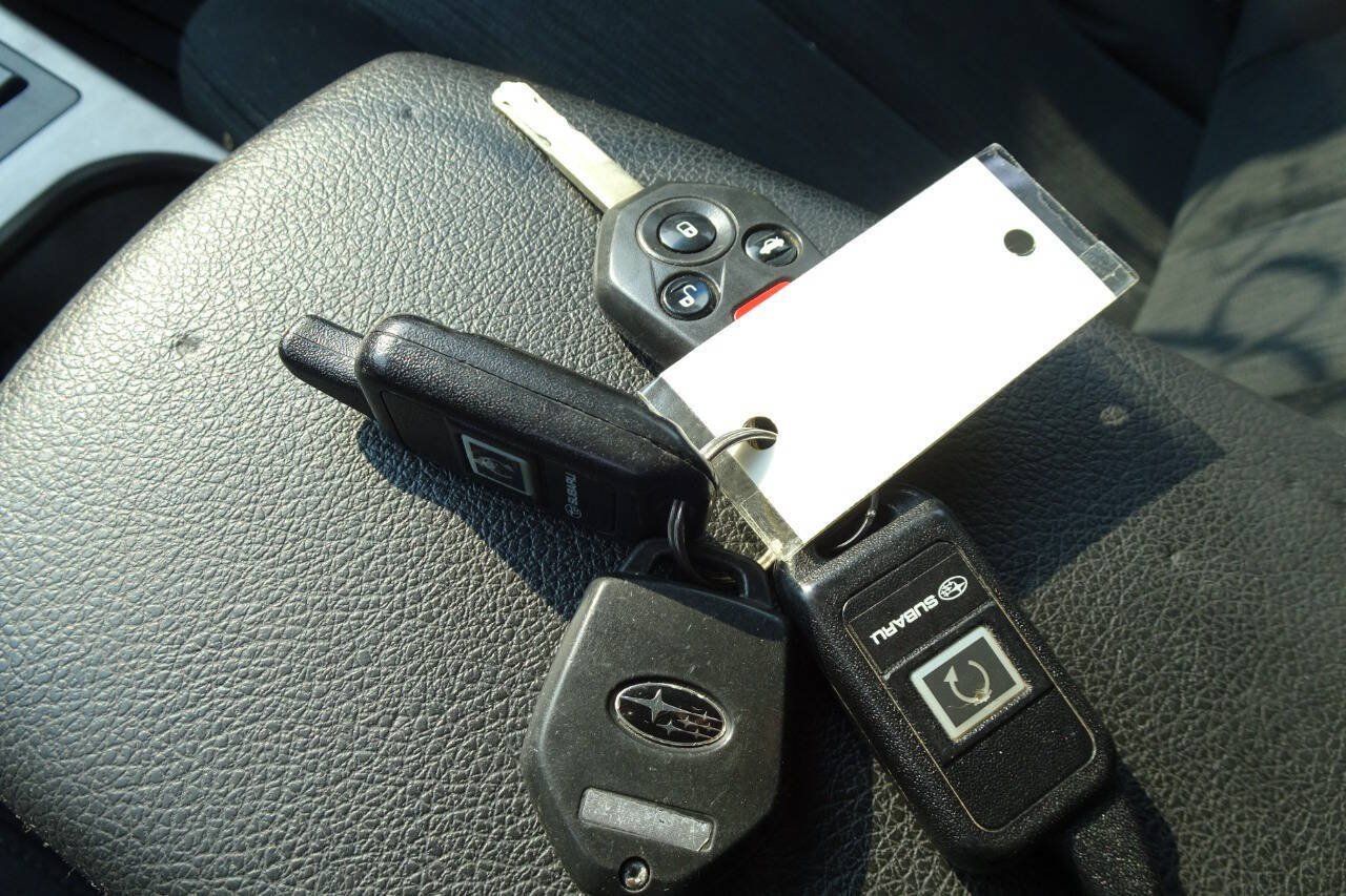 Used 2014 Subaru Outback 2.5i Premium w/ Accessory Value Package (OYX) AWD/4WD image 25