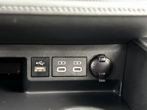 Used 2024 Toyota Highlander LE image 28