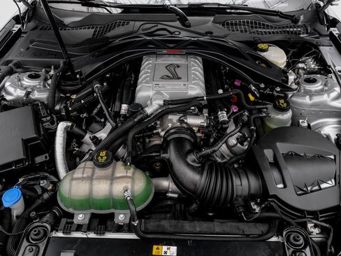 Used 2021 Ford Mustang Shelby GT500 w/ Technology Package image 41