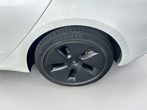 Used 2022 Tesla Model 3 Standard Range Plus RWD image 11