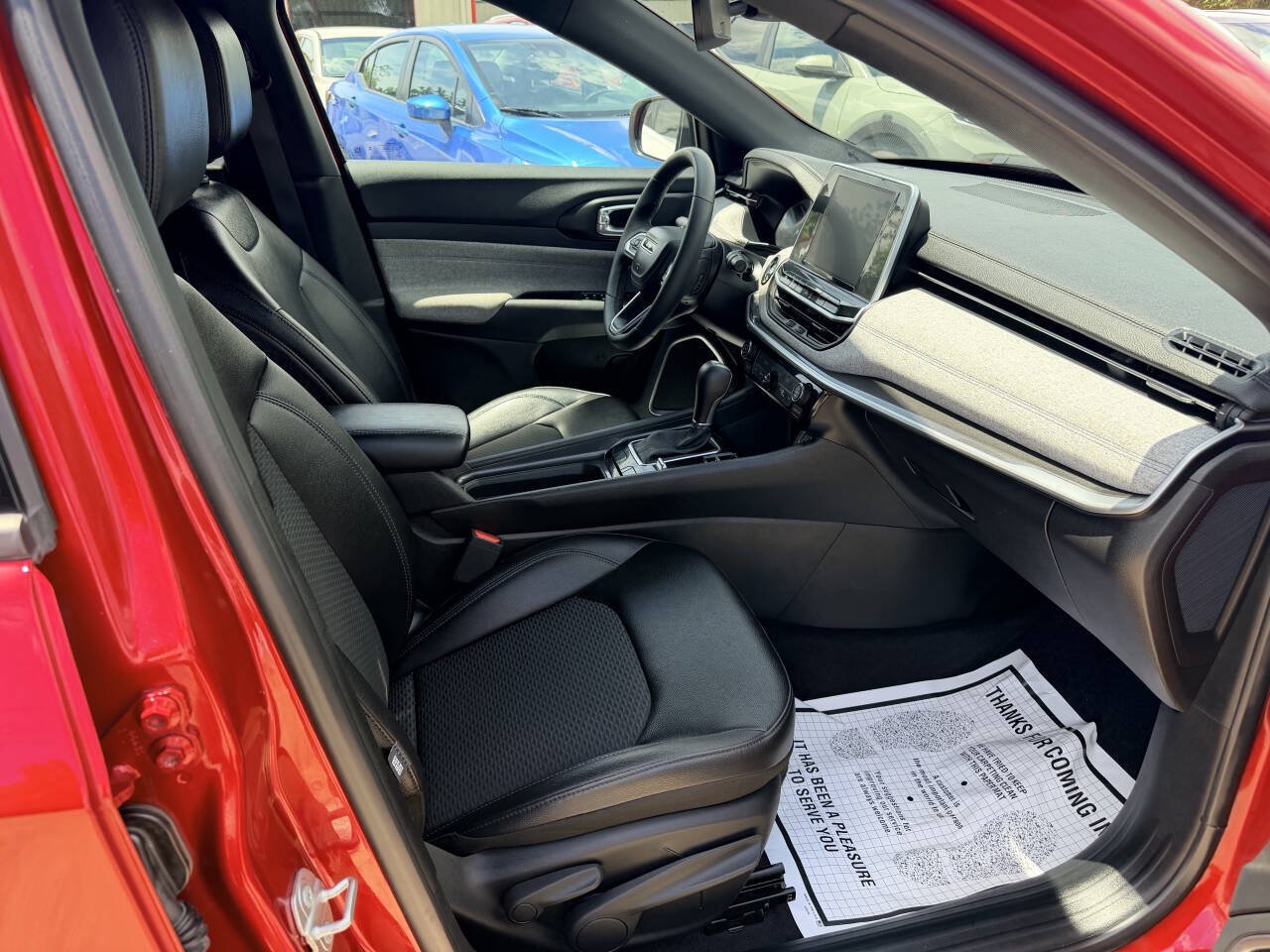 Used 2025 Jeep Compass Latitude w/ Sun & Sound Group AWD/4WD image 21