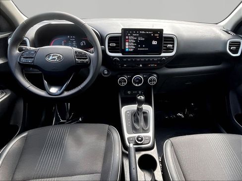 Used 2024 Hyundai Venue Limited FWD image 7