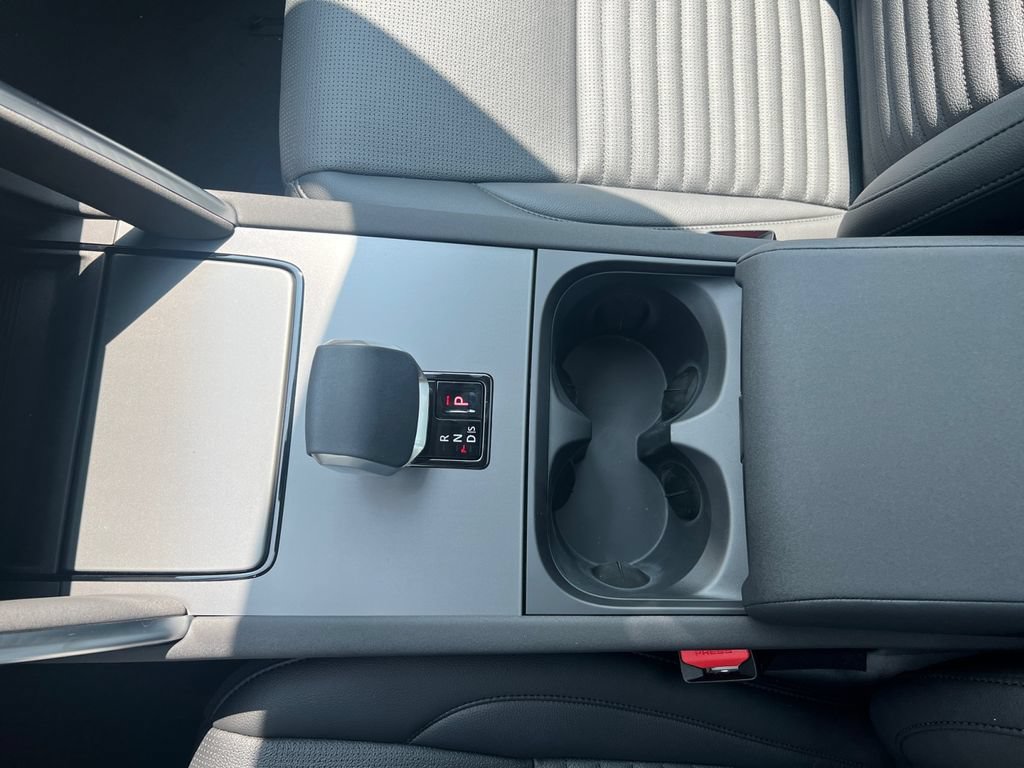 New 2025 Land Rover Discovery Sport S AWD/4WD image 21