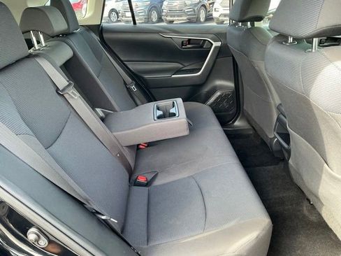 Used 2020 Toyota RAV4 LE FWD image 19