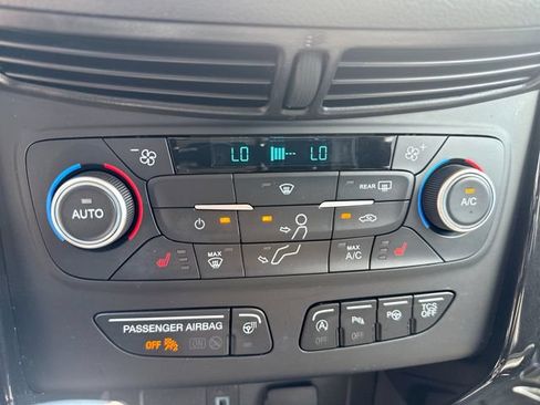 Used 2019 Ford Escape Titanium AWD/4WD image 19
