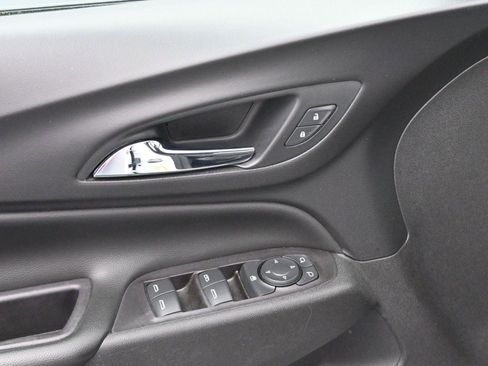 Used 2021 Chevrolet Equinox LT image 12