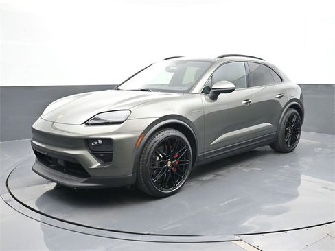 New 2025 Porsche Macan 4S Electric image 1