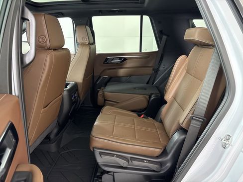 New 2026 Chevrolet Tahoe High Country w/ LPO, Illumination Package AWD/4WD image 26