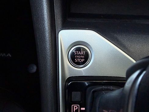 Used 2025 Nissan Altima 2.5 SV FWD image 18