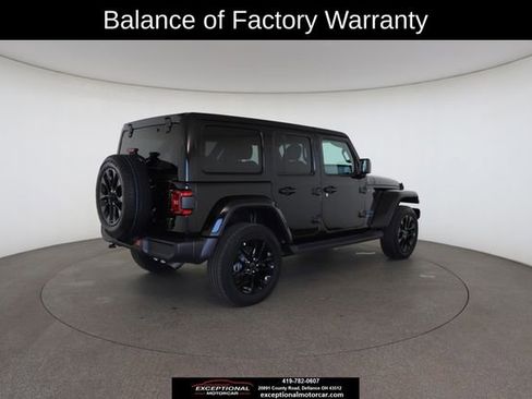 Used 2025 Jeep Wrangler Unlimited Sahara image 19