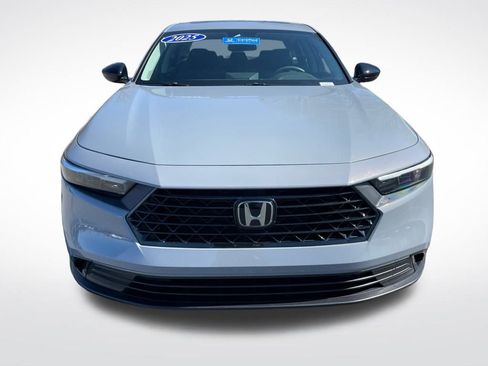 Certified 2025 Honda Accord SE image 9