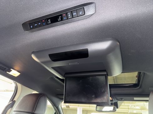 Used 2024 Toyota Sienna Platinum image 15