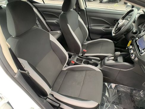 Used 2025 Nissan Versa S FWD image 29
